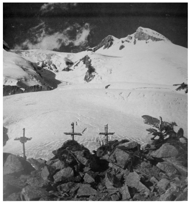 The graves of fallen German mountain troops by the Chotiu-Tau Pass in the Caucasus