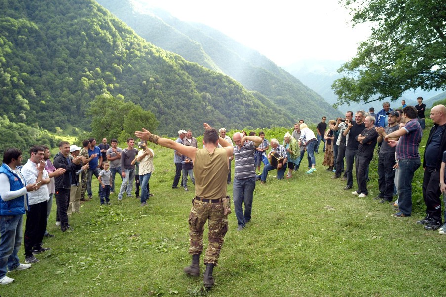 http://www.batsav.com/images/myphotos/caucasus-georgia-pshavi-iakhsroba-23.jpg